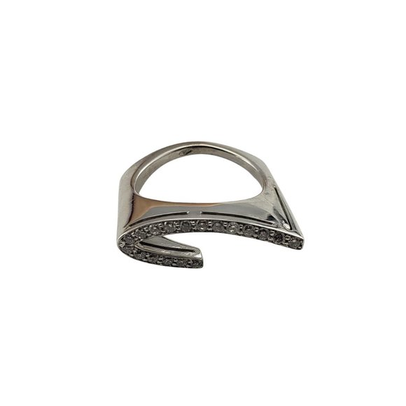 Vintage 18 Karat White Gold and Diamond Ring Size 7 #10097 - Picture 2 of 10